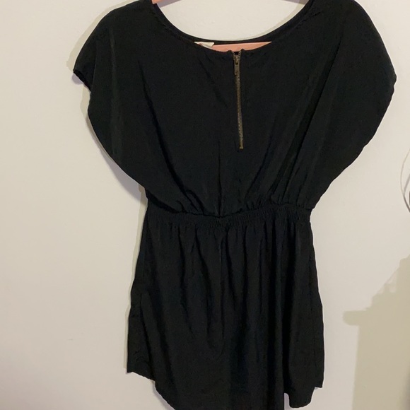 Black mini dress - Picture 2 of 2
